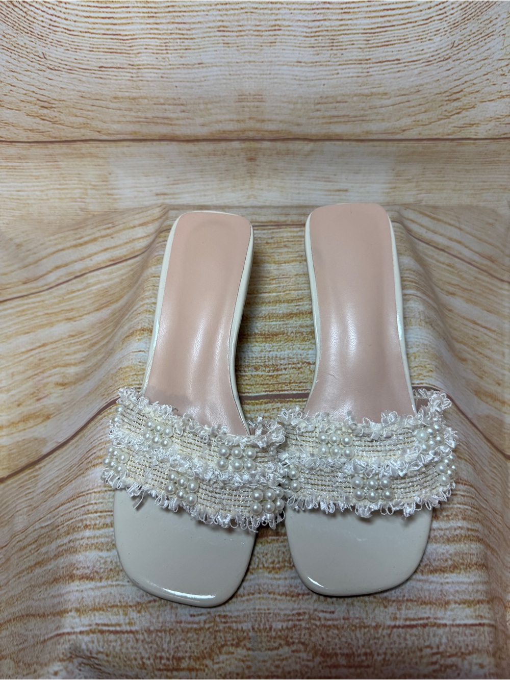 Women's Open Toe White Pearl Embellished Heeled Mules Kitten Heels Size 37 (6.5)